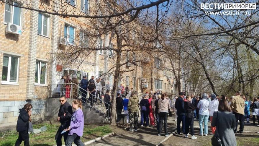 В Артеме срочно эвакуировали людей из здания городской стоматологии