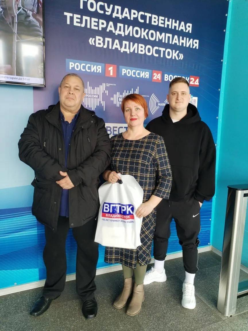 Победители «Щедрой пятницы» на «Радио России. Приморье» получили свой суперприз!