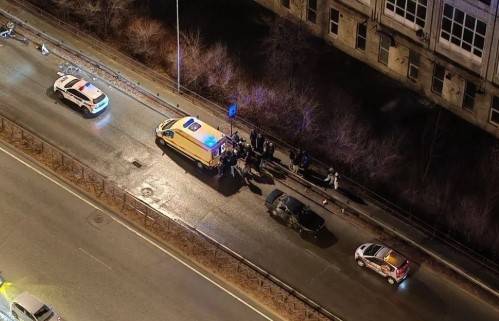 Машина пробила леера в «жутком» ДТП во Владивостоке