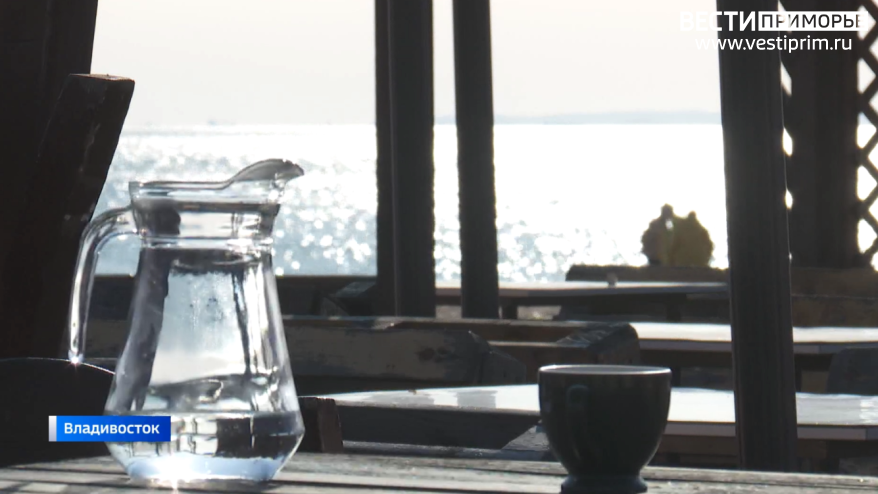 Популярное кафе сносят на Русском острове