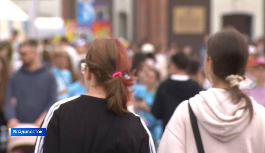 В мае приморцы будут работать всего 19 дней