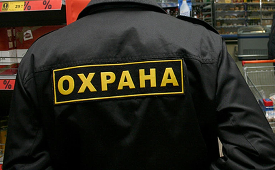 Бутылкой по голове: в Приморье совершено нападение на охранника магазина