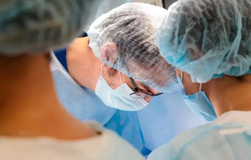 Несколько случаев на миллион: в Приморье спасли мужчину с редким разрывом пищевода