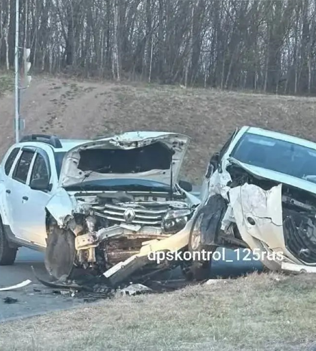 Серьезное ДТП на Русском острове: пострадавших увезла скорая