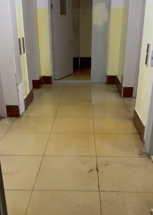 Во Владивостоке затопило несколько этажей высотного здания