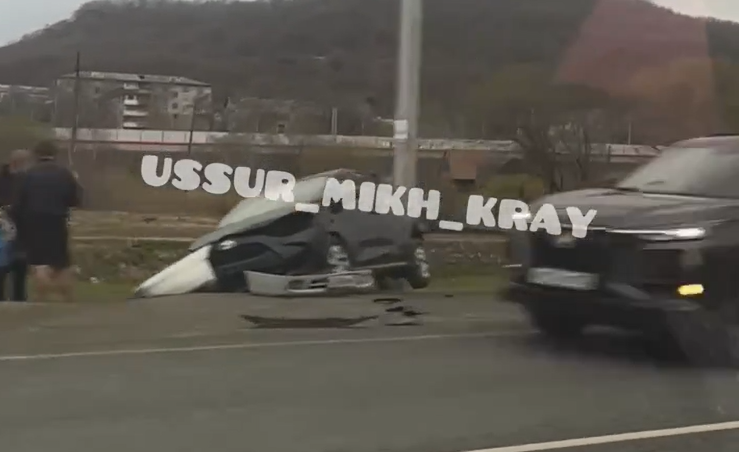 Жесткое ДТП: автомобили разметало по трассе в Приморье