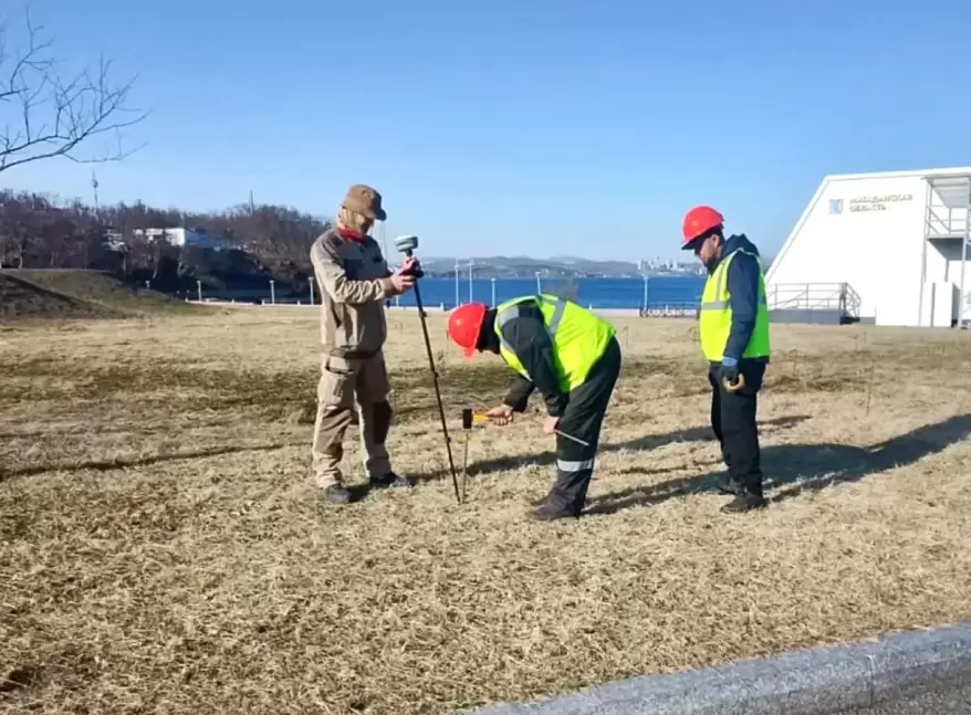 Во Владивостоке приступили к благоустройству ландшафтно-парковой зоны ДВФУ