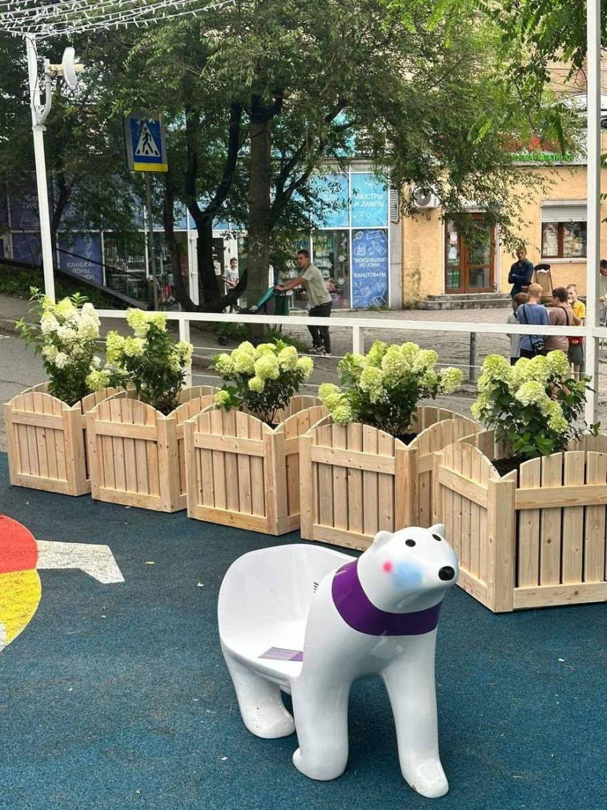 Во Владивостоке украли скульптуру белого медведя: за информацию объявлено вознаграждение