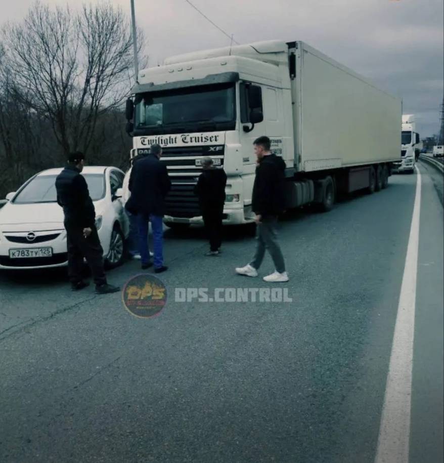 Движение перекрыто из-за ДТП на федеральной трассе в Приморье