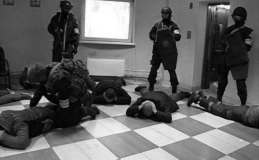 В Ливадии силовики проводят обыски у членов банды "БИМС"