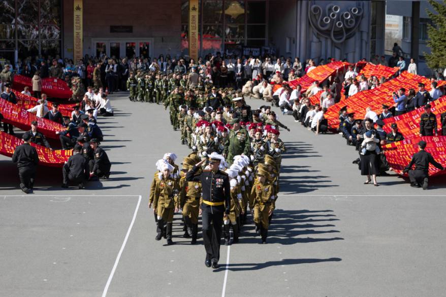 Во Дворце детского творчества прошла акция «Знамя Победы»