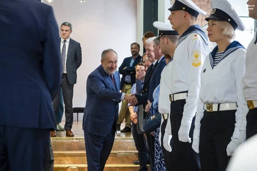 Новым почётным жителем Владивостока станет экс-министр транспорта России Сергей Франк