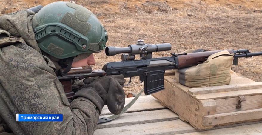 Снайперы отрабатывают профессиональные навыки на полигоне в Приморье