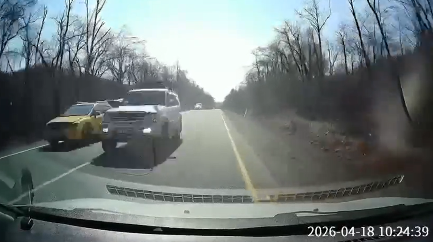 "Обалдел?": ситуация на дороге вызвала негодование у автолюбителей Владивостока