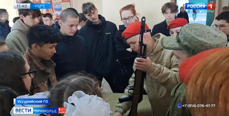 Уссурийские школьники побывали в одной из воинских частей