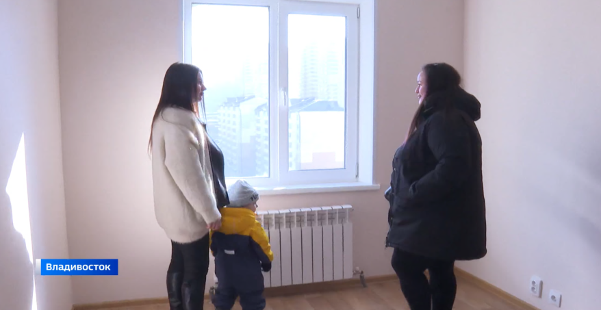 По 20 тысяч семьям с детьми: приморские депутаты продлили меру социальной поддержки