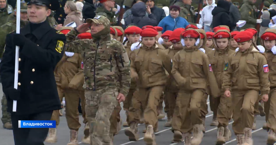 Правнуки Победы готовятся к большому параду во Владивостоке