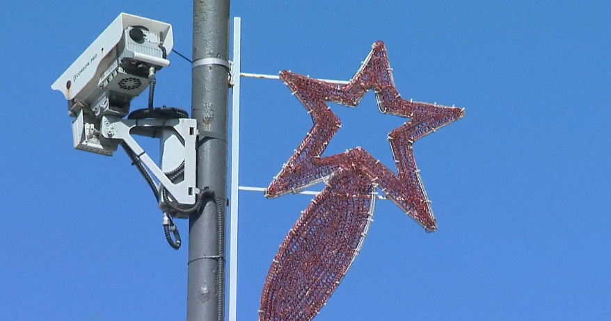 Во Владивостоке заканчивают монтировать праздничную иллюминацию ко Дню Победы