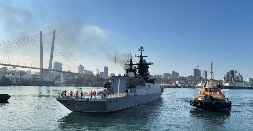 "Отбили атаку беспилотников": отряд боевых кораблей ТОФ вернулся из похода во Владивосток