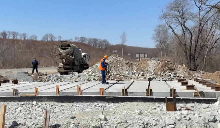 В Хасанском округе активисты следят за ремонтом дорог