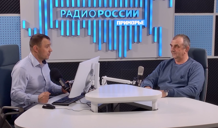 Почему в Приморье закрывают дороги для грузовиков весной? Интервью