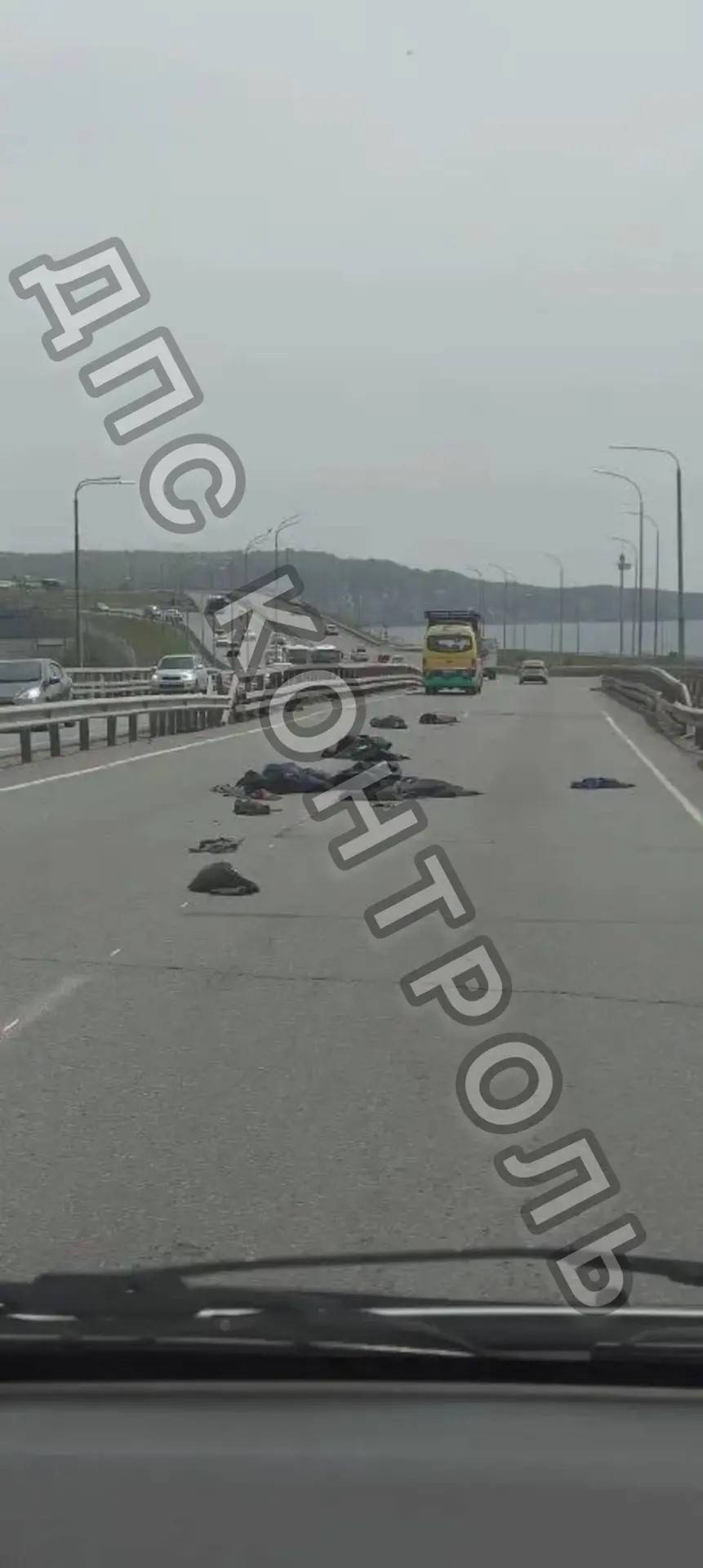 Ситуация на дороге в Пирморье вызвала недоумение у автолюбителей