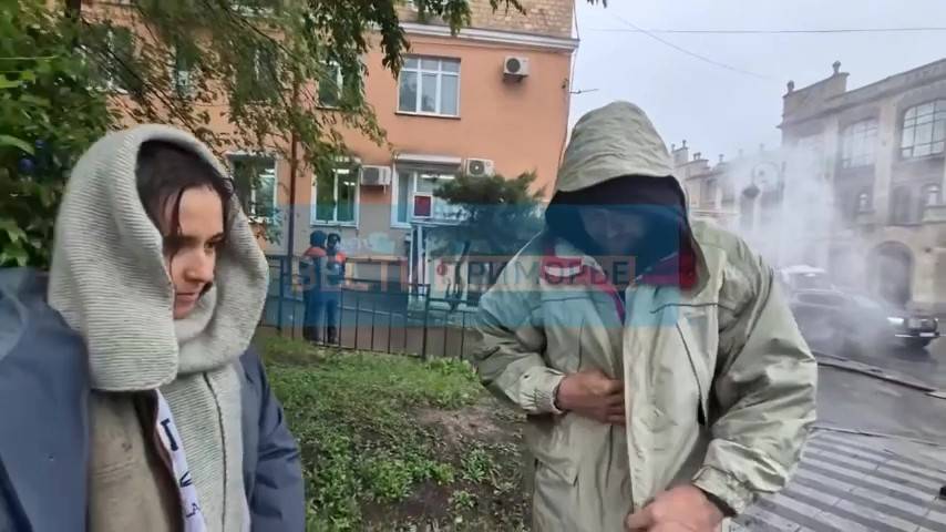 «Ничего не видно, дым, едкий запах»: подробности происшествия в кафе в центре Владивостока