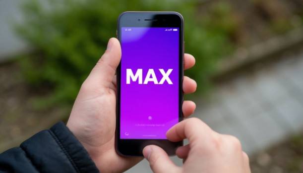 «Красная кнопка» появится в приложении MAX и на Госуслугах для защиты от мошенников