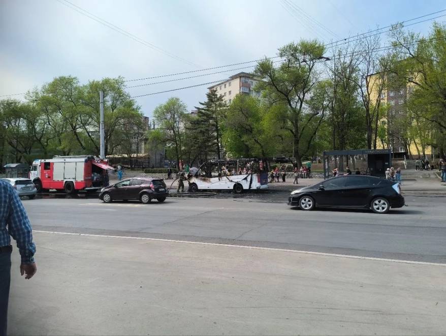 Во Владивостоке сгорела пассажирская маршрутка