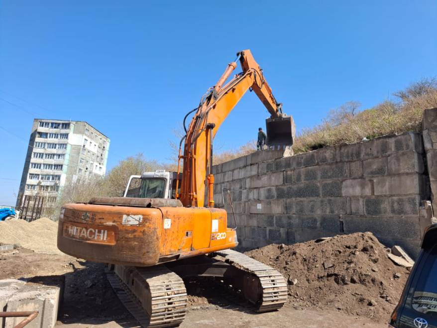 Во Владивостоке приступили к ремонту ещё двух подпорных стен