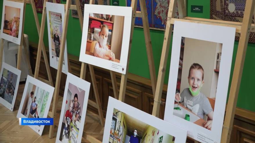 «Рисую! Мечтаю! Живу!»: благотворительный аукцион прошел в приморской столице