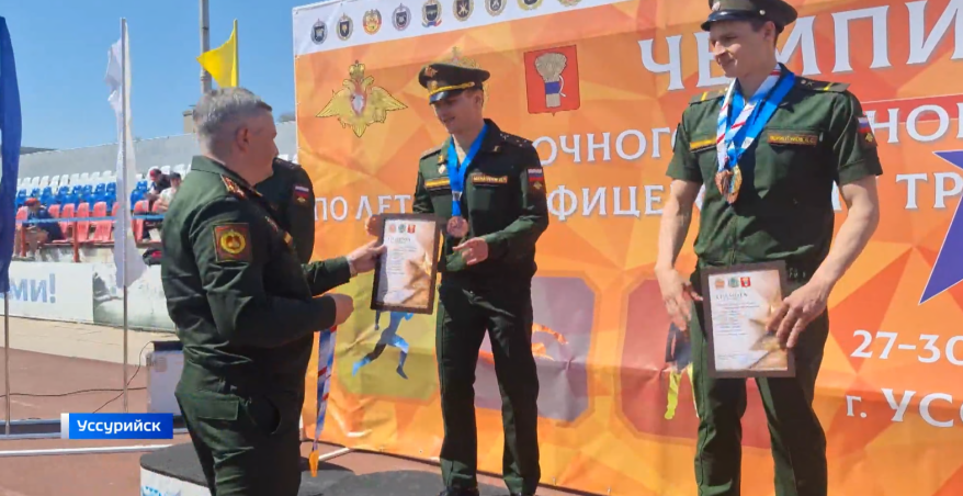 В Приморье военнослужащие ВВО состязались в стрельбе из пистолета, плавании и беге