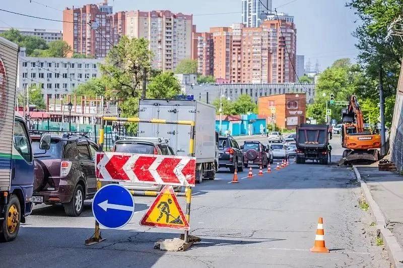 В центре Владивостока вместо аварийной подпорной стены возводят новую