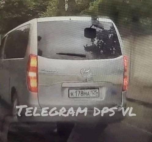 "А если в лоб?": водитель микроавтобуса спровоцировал ДТП в Приморье и скрылся с места аварии