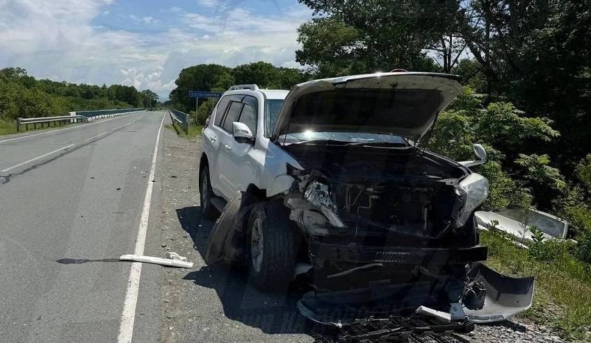 Серьезная авария произошла на трассе в районе пляжа «Стеклянуха»