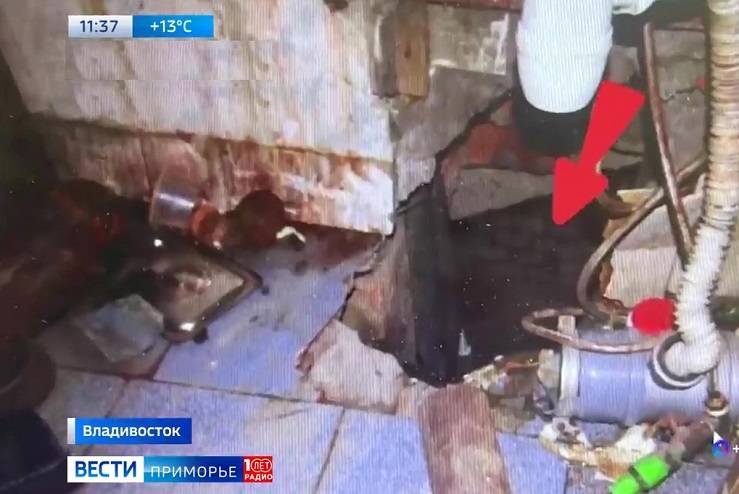 Во Владивостоке вор проник в ювелирный магазин через подкоп