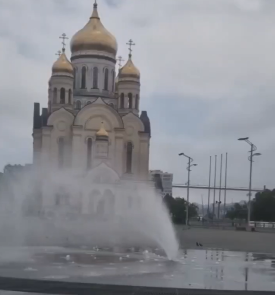 Сильный ветер накрыл Владивосток