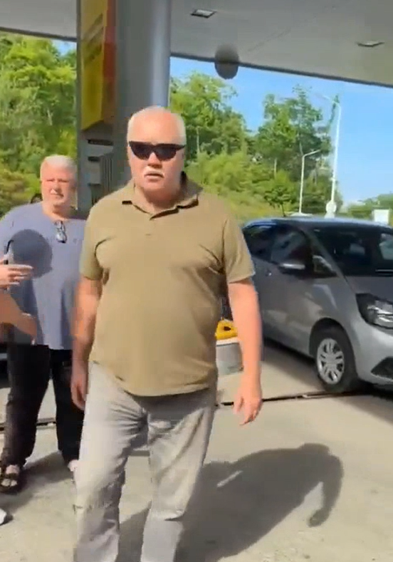 Мужчина напал на подростка на Русском острове