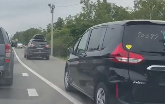 "ПДД написаны кровью": автолюбитель предложил способ борьбы с обочечниками в Приморье