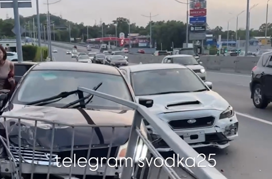 Страшное ДТП во Владивостоке: леер пробил легковушку через лобовое стекло