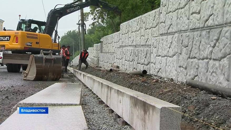 Более десятка подпорных стен заменят во Владивостоке