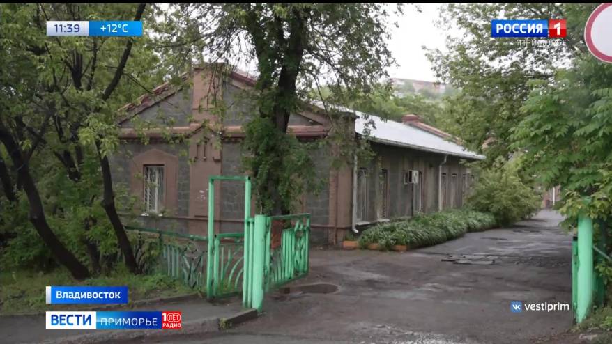 Во Владивостоке полным ходом идет капитальный ремонт третьей детской поликлиники