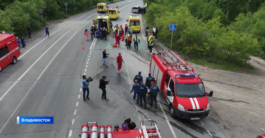 Международная спасательная операция в Приморье: в "аварию" попали два автобуса с туристами