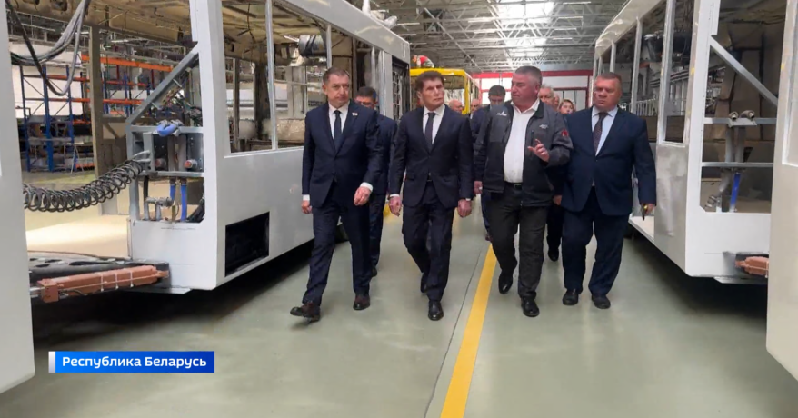 Олег Кожемяко посетил Минский автозавод в ходе рабочей поездки в Беларусь
