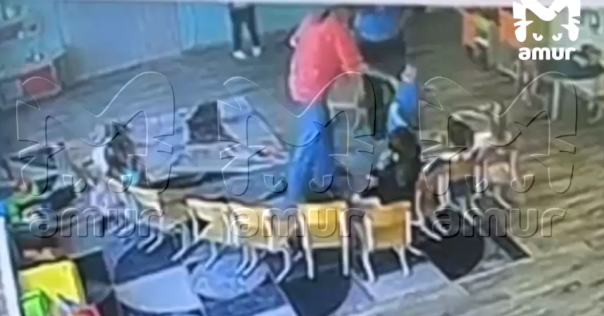В Уссурийске уволены заведующая и воспитатель детсада, в котором нарушались права детей