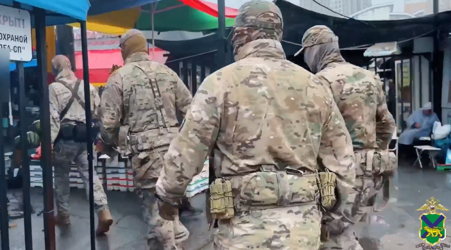 Операция ФСБ и полиции: 12 иностранцев задержаны силовиками во Владивостоке