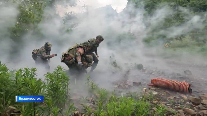 Военные медики в Приморье сдали экзамен под обстрелами беспилотника