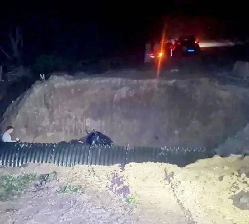 Водитель квадроцикла и его пассажир разбились насмерть в Приморье