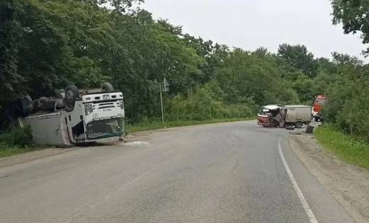Два водителя пострадали в «жутком» ДТП на дороге Владивостока