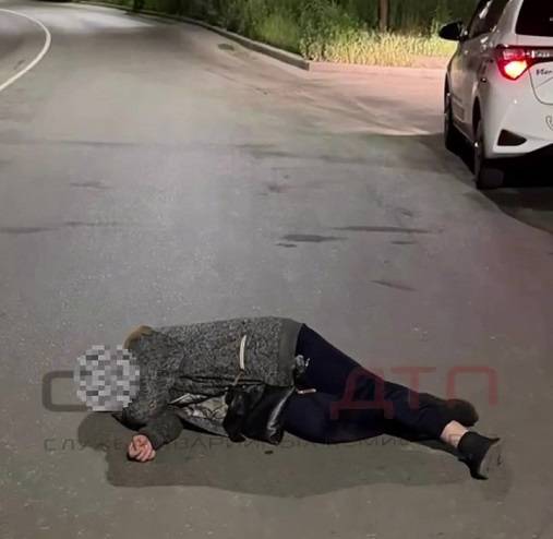 «Подстава жесткая»: «неадекватная» дама кидается под колеса авто на дороге Владивостока